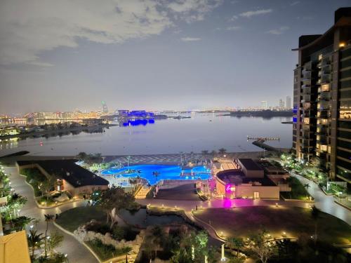 The Palm Panorama Chic Apartment with Open Sea Views Managed by SunnyHomes, Dubai