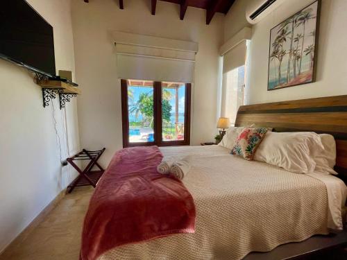 Windancer Beachfront Villa in Las Picuas