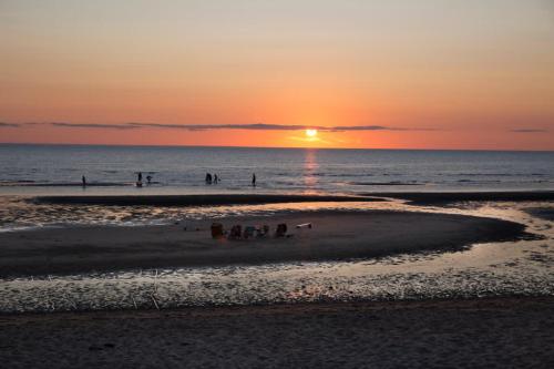Comfort Mins from Nauset Light Beach Comfort Mins from Nauset Light Beach