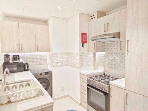 The Palm Hideaway Chic Apartment with Rooftop Vibes Managed by SunnyHomes, Dubai (photo 6)