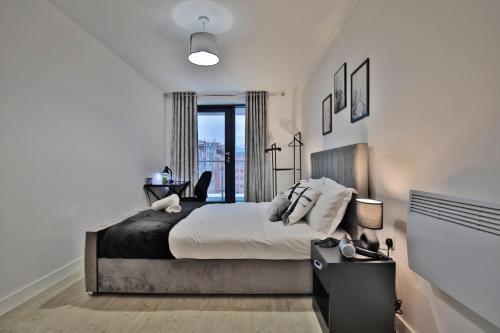 Manchester - 2-Bed Apartment - sleeps 4 - WiFi, Manchester (photo 10)