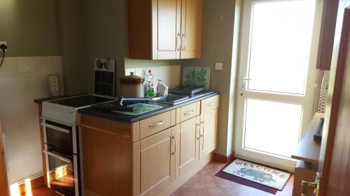 Spacious Apartment On The Hillside in Bridgend