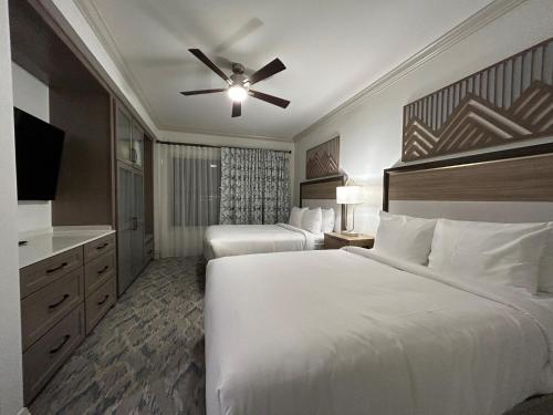 Two-Bedroom Suite room in Hilton Vacation Club Mill Springs Lodge Pigeon Forge
