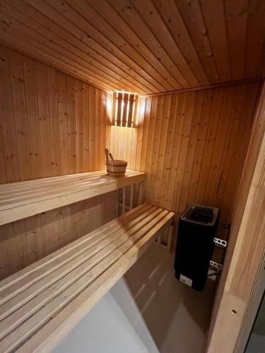 S-Honore 608 in Pine Beach