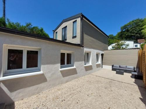 Зовнішній вигляд готелю, Maison 3 ch - Proche Versailles in Ле Шесне
