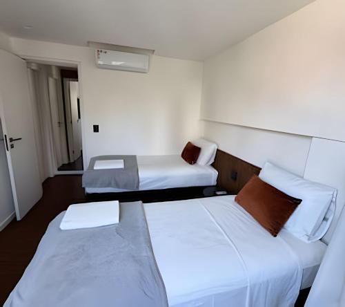 Three-Bedroom Deluxe Apartment image 10