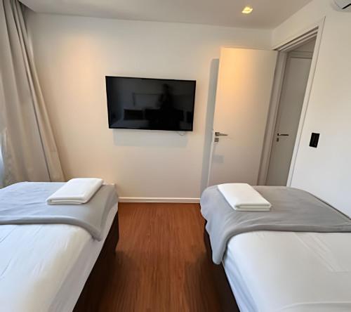 Three-Bedroom Deluxe Apartment image 9