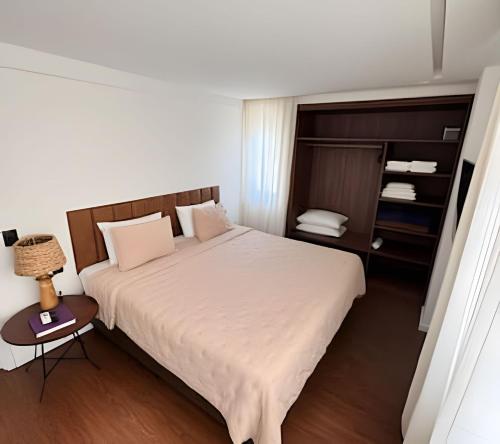 Three-Bedroom Deluxe Apartment image 7