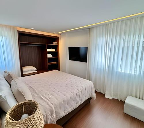 Three-Bedroom Deluxe Apartment image 6