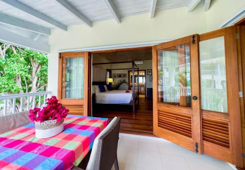 ANTIGUA RESIDENCE - 1512 One bedroom Sea and Pool Views in Freetown