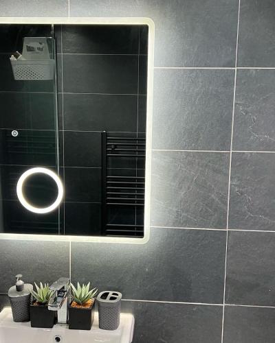 Large and Spacious 4 Bedroom House - Free Parking - 5 mins From Centre, Manchester (fotografie 8)