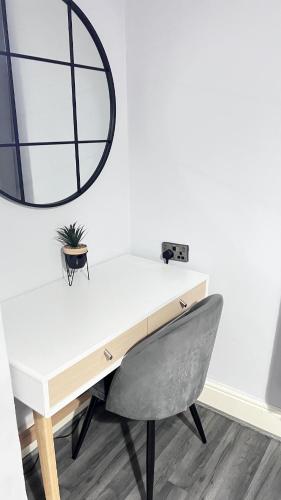 Large and Spacious 4 Bedroom House - Free Parking - 5 mins From Centre, Manchester (fotografie 7)
