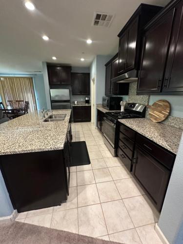 Charming 3Bed 3Bath at the Heart of Sacramento in Sundance Lake