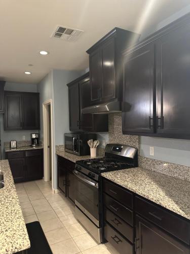 Charming 3Bed 3Bath at the Heart of Sacramento in Sundance Lake