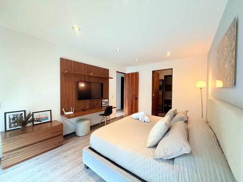 20-202 Elegant 2BR-Roma Norte parking 24-7 Security 20-202 Elegant 2BR-Roma Norte parking 24-7 Security