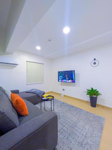 One-Bedroom Apartment with Balcony image 10