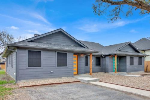 Peppercorn Yellow - Locally Run! in Taylor (TX)