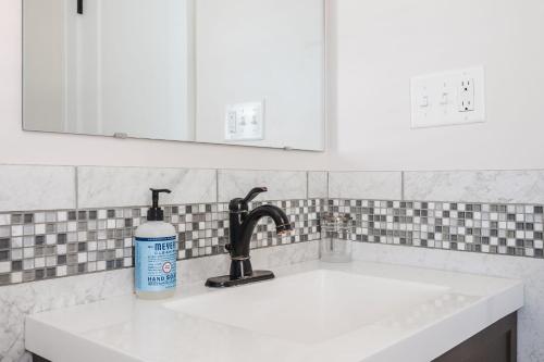 Adorable Broad Ripple Duplex - image 2