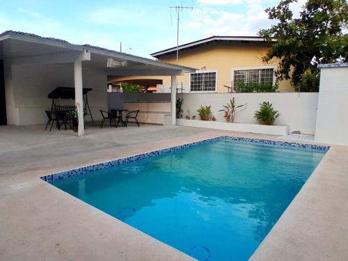 Bassein, Casa Blanca in San Carlos