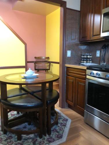 Private Room or Suite in South Ozone Park, USA