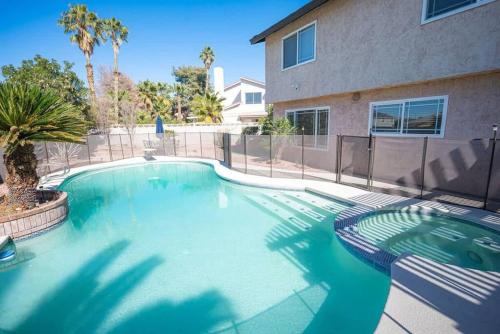 Vibrant Vegas Getaway w Pool Close to the Strip