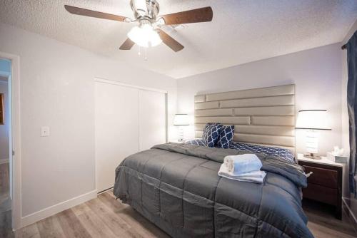 Vibrant Vegas Getaway w Pool Close to the Strip