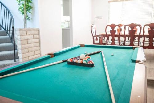 Vibrant Vegas Getaway w Pool Close to the Strip