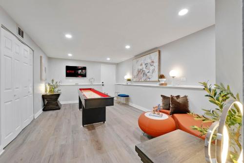 Spacious Family Getaway LCP Collection in Hanover Park (IL)