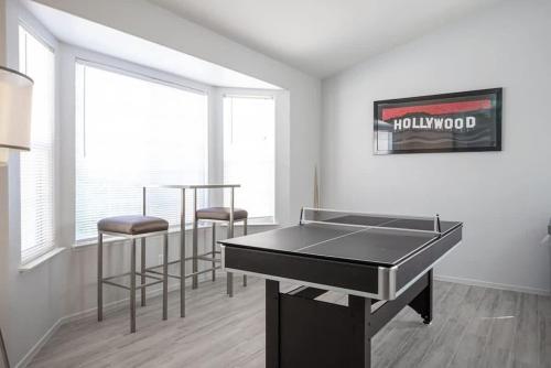 Sophisticated Stay Close to It All