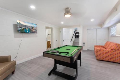 Exclusive Designer Home with Strip Views and Pool, Лас-Вегас (фото 8)