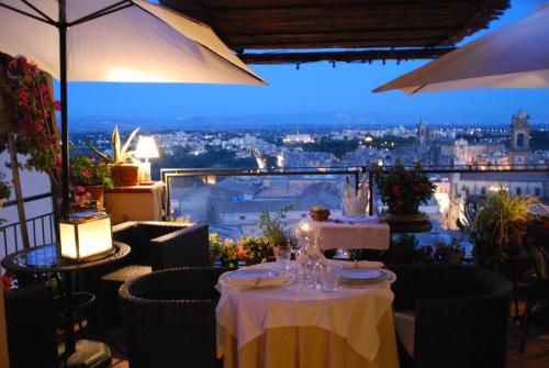 景觀, Casa tipica siciliana patronale home BedandBreakfast TreMetriSoprailCielo Camere con vista, colazion in 卡爾塔吉龍