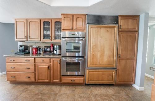 Luxury Meets Vegas Gorgeous Home by the Strip