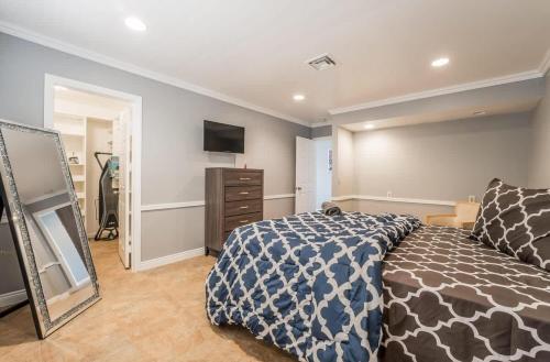 Luxury Meets Vegas Gorgeous Home by the Strip