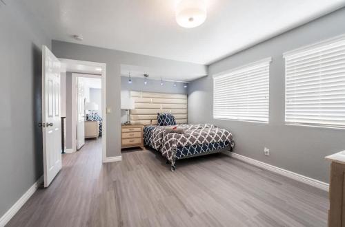 Luxury Meets Vegas Gorgeous Home by the Strip