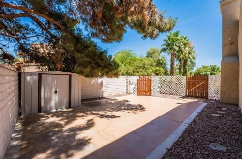 Luxury Meets Vegas Gorgeous Home by the Strip