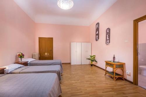 Rooms77 Florence - image 8