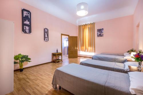 Rooms77 Florence - image 4