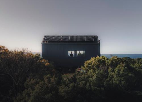 Beach Front Off-Grid Cabin on Kangaroo Island - Lyra