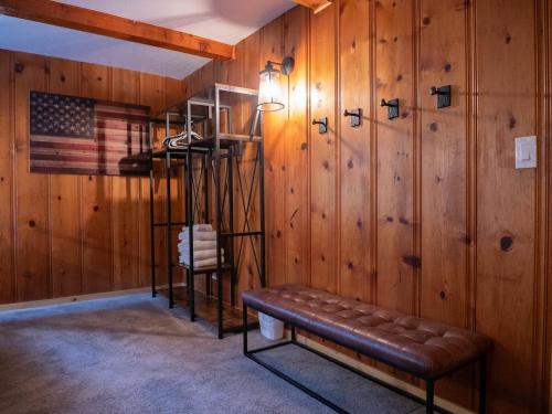 Updated Cabin near Beach&Ski HotTub Sauna Pets EV Updated Cabin near Beach&Ski HotTub Sauna Pets EV