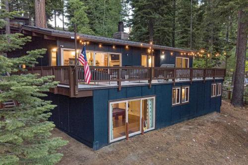 Updated Cabin near Beach&Ski HotTub Sauna Pets EV Updated Cabin near Beach&Ski HotTub Sauna Pets EV