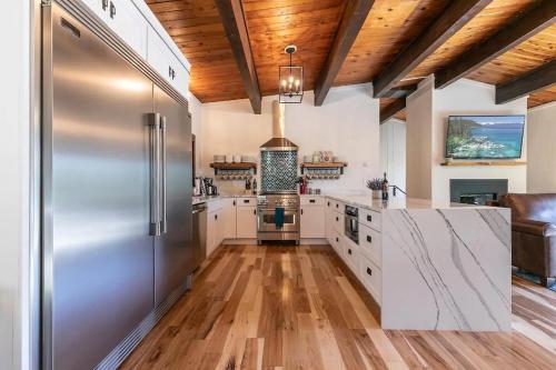 Updated Cabin near Beach&Ski HotTub Sauna Pets EV Updated Cabin near Beach&Ski HotTub Sauna Pets EV