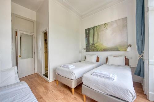 Twin or Triple Room image 7