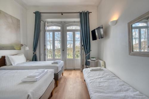Twin or Triple Room image 6