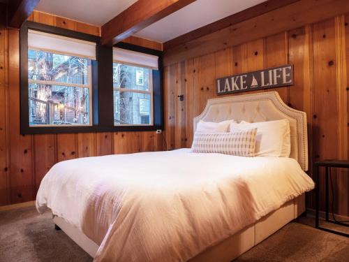 Updated Cabin near Beach&Ski HotTub Sauna Pets EV Updated Cabin near Beach&Ski HotTub Sauna Pets EV