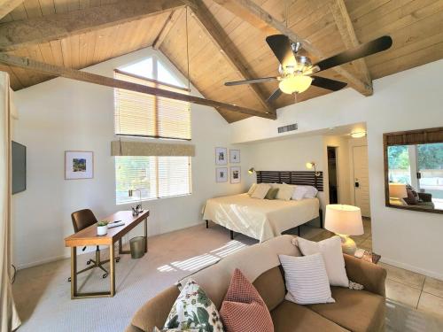 Peaceful Desert Retreat Mountain View Studio Condo Indian Wells in 印第安維爾斯