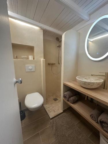 Charmant studio à la marina, 3min à pieds de la plage!