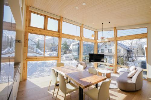 KYLA by Hakuba White Fox, Echoland Luxe w Mountain Views