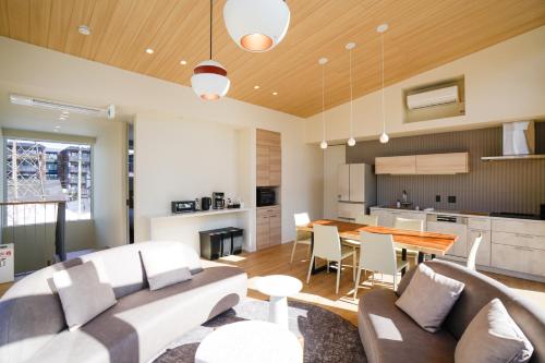 KYLA by Hakuba White Fox, Echoland Luxe w Mountain Views