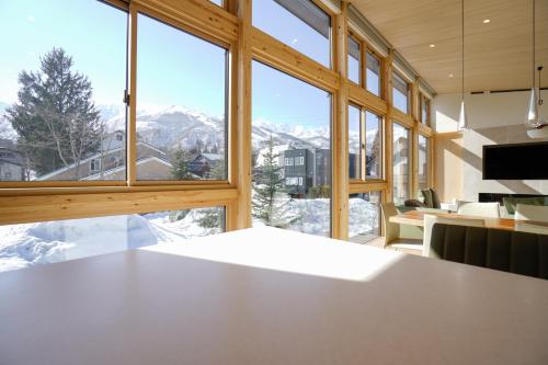 KYLA by Hakuba White Fox, Echoland Luxe w Mountain Views