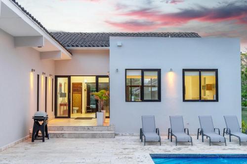 Modern Villa in Coronado 14 guests – khách sạn tại Playa Coronado